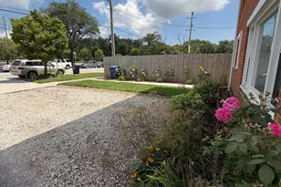 1995 Howard St, Des Plaines, IL 60018 - Photo 19