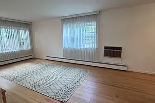 1995 Howard St, Des Plaines, IL 60018 - Photo 3