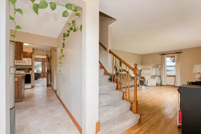 309 E Sunset Place, Dekalb, IL 60115 - Photo 5