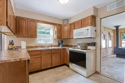 309 E Sunset Place, Dekalb, IL 60115 - Photo 11