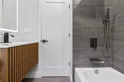 4829 W Strong Street, Chicago, IL 60630 - Photo 13