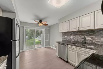 627 Shaw Court, Schaumburg, IL 60194 - Photo 5