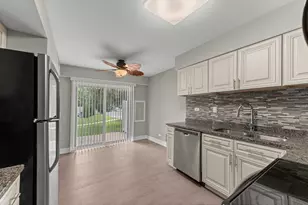 627 Shaw Ct, Schaumburg, IL 60194 - Photo 5