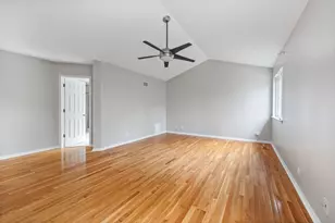 722 Aster Dr, Gurnee, IL 60031 - Photo 17