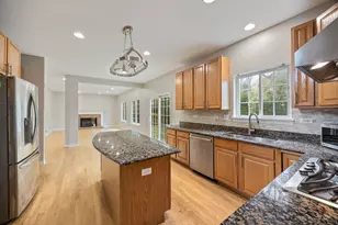 722 Aster Dr, Gurnee, IL 60031 - Photo 7