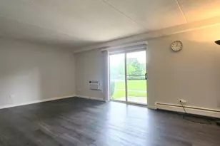 575 Fairway View Dr, Wheeling, IL 60090 - Photo 3