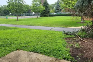575 Fairway View Dr, Wheeling, IL 60090 - Photo 15