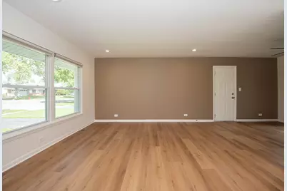 1021 Lonsdale Road, Elk Grove Village, IL 60007 - Photo 5