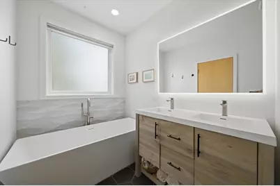 860 N Elston Avenue #2, Chicago, IL 60642 - Photo 15