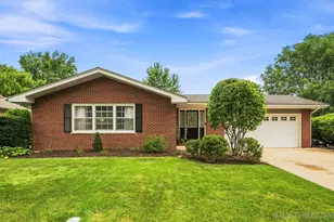 125 Sylvia Ln, Naperville, IL 60540 - Photo 1