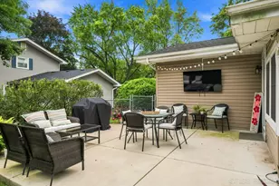 125 Sylvia Ln, Naperville, IL 60540 - Photo 35