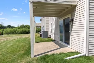 7721 Creek Bend, Rockford, IL 61114 - Photo 5