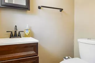 1751 W Chase Ave, Chicago, IL 60626 - Photo 9