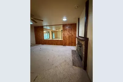 381 N Silverleaf Boulevard, Carol Stream, IL 60188 - Photo 5