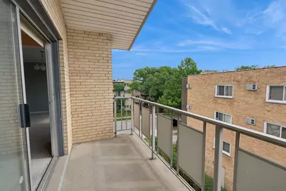 5251 Galitz Street #404, Skokie, IL 60077 - Photo 9