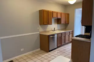 930 Mesa Dr, Lake in the Hills, IL 60156 - Photo 5