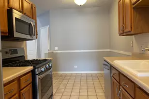 930 Mesa Dr, Lake in the Hills, IL 60156 - Photo 3