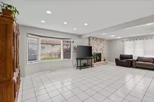 9213 S 83rd Ct, Hickory Hills, IL 60457 - Photo 11