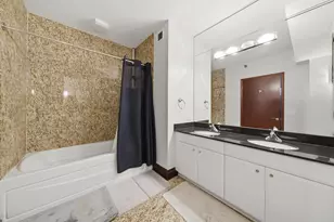 33 W Ontario St, Chicago, IL 60654 - Photo 11