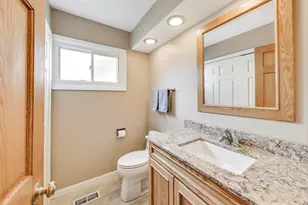 206 W Hintz Rd, Arlington Heights, IL 60004 - Photo 15