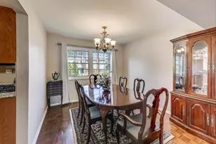 206 W Hintz Rd, Arlington Heights, IL 60004 - Photo 5