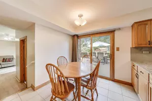 206 W Hintz Rd, Arlington Heights, IL 60004 - Photo 11