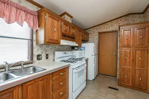 16 Maple Ridge Park, Manteno, IL 60950 - Photo 5