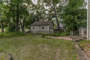 625 N 2nd St, Rockford, IL 61107 - Photo 35