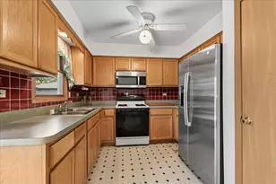 6911 Manchester Dr, Plainfield, IL 60586 - Photo 7