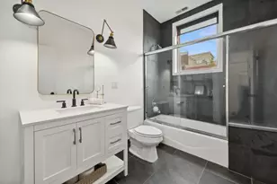 885 N Hermitage Ave, Chicago, IL 60622 - Photo 17