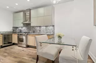 190 E Walton St, Chicago, IL 60611 - Photo 13
