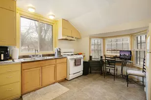 101 W Maple Ave, Roselle, IL 60172 - Photo 15