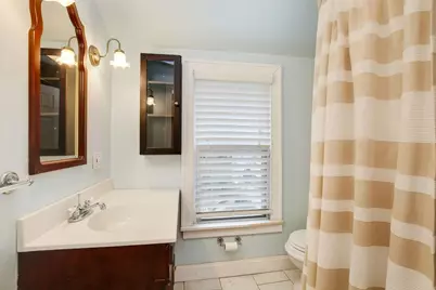101 W Maple Avenue, Roselle, IL 60172 - Photo 11