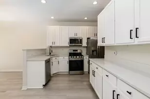 311 Abington Woods Dr, Aurora, IL 60502 - Photo 11