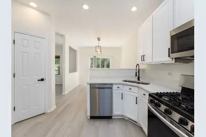 311 Abington Woods Drive, Aurora, IL 60502 - Photo 13