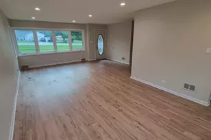 7N435 Linden Ave, Medinah, IL 60157 - Photo 3