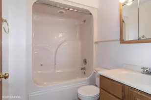 106 E Fox Rd, Yorkville, IL 60560 - Photo 13