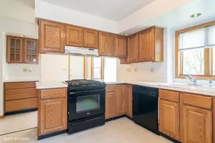 106 E Fox Rd, Yorkville, IL 60560 - Photo 5