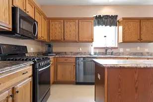 1896 Applewood Dr, Wauconda, IL 60084 - Photo 11