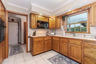 18468 E 600 North Rd, Bloomington, IL 61705 - Photo 11