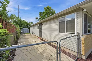 3215 Emery Ln, Robbins, IL 60472 - Photo 11