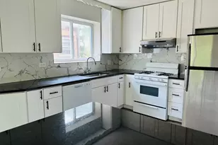 8638 Trumbull Ave, Skokie, IL 60076 - Photo 5