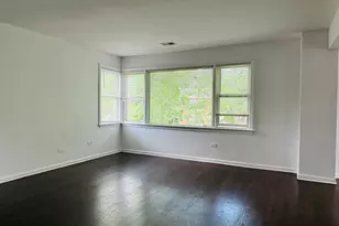 8638 Trumbull Ave, Skokie, IL 60076 - Photo 11