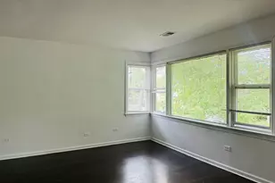 8638 Trumbull Ave, Skokie, IL 60076 - Photo 19
