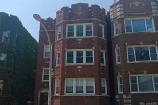 7840 S Essex Ave, Chicago, IL 60649 - Photo 1