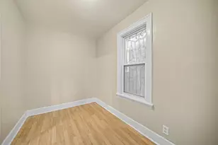 8220 S Houston Ave, Chicago, IL 60617 - Photo 9