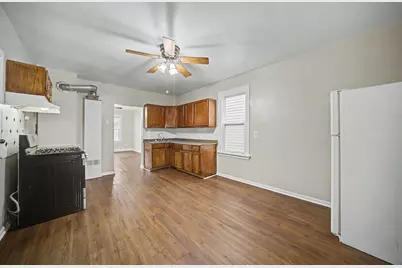 8220 S Houston Avenue, Chicago, IL 60617 - Photo 5