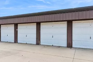 1472 N Rock Run Dr, Crest Hill, IL 60403 - Photo 19