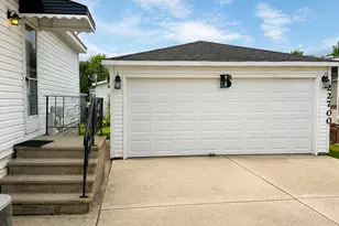 22700 S Foxfire Dr, Frankfort, IL 60423 - Photo 3