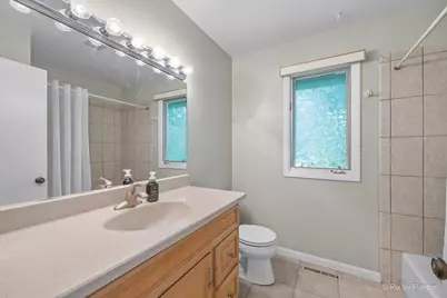 852 Woodmar Drive, Crystal Lake, IL 60014 - Photo 25